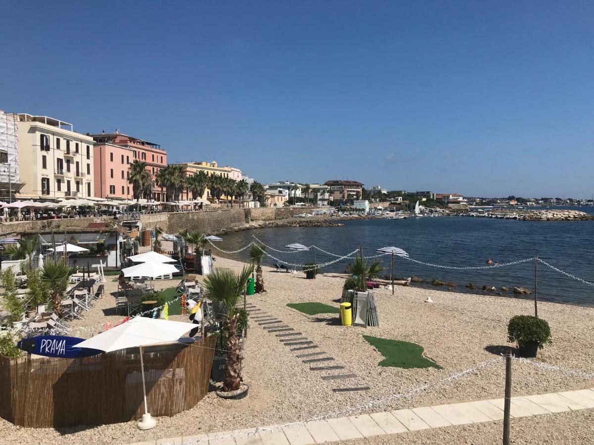 Casa Vacanza Tindara Apartment Civitavecchia Bagian luar foto