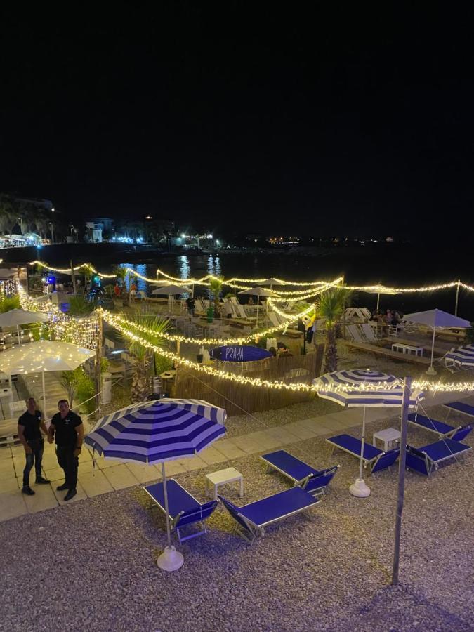 Casa Vacanza Tindara Apartment Civitavecchia Bagian luar foto